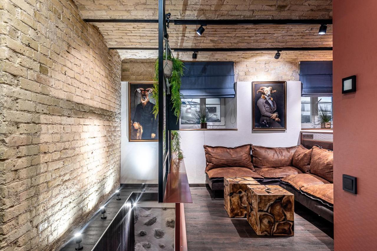 Unesco Hidden Arches - Restored 3 Bedroom Apartment In The Historic Pilies St. فيلنيوس المظهر الخارجي الصورة